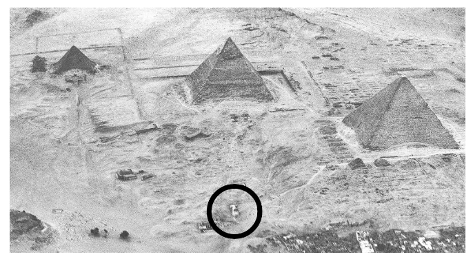Aerial photograph of the Great Sphinx of Giza and surrounding pyramids taken in 1904 by Eduard Spelterini, with the Sphinx circled for identification